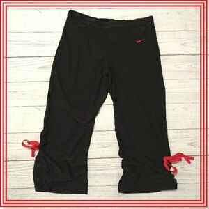 {Nike} Nike Dry Fit Essential Capri Leggings